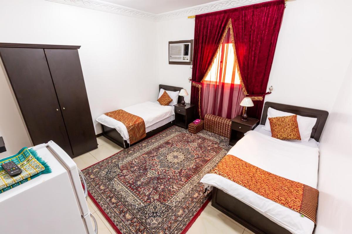 Popular attractions Area Nearby Property